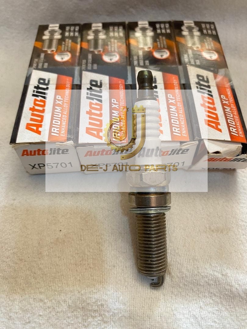 SPARK PLUGS (AUTOLITE XP5701)